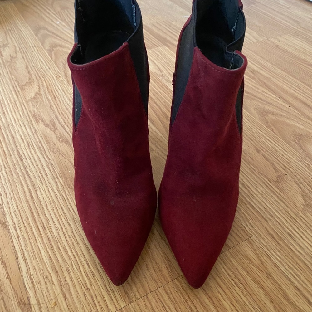 Maroon booties